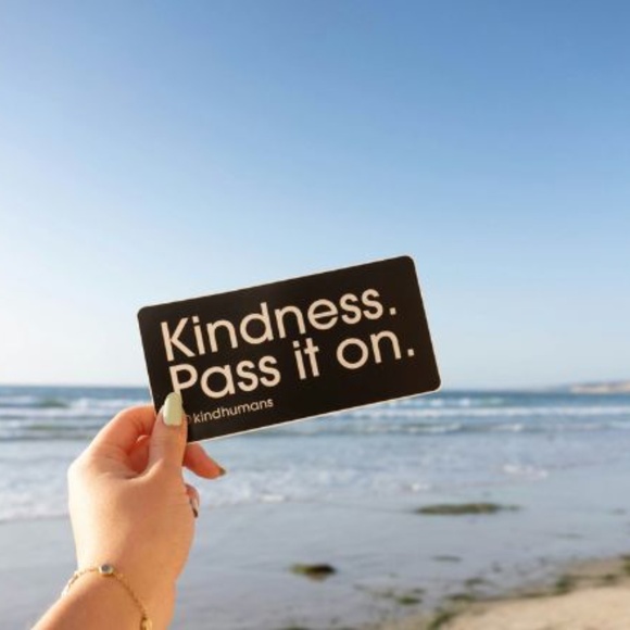 Meet Your Posher, Becky - Picture 2 of 3